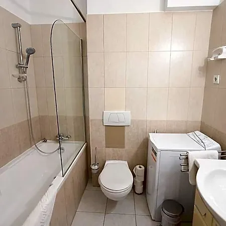Aparthotel Prater 3*