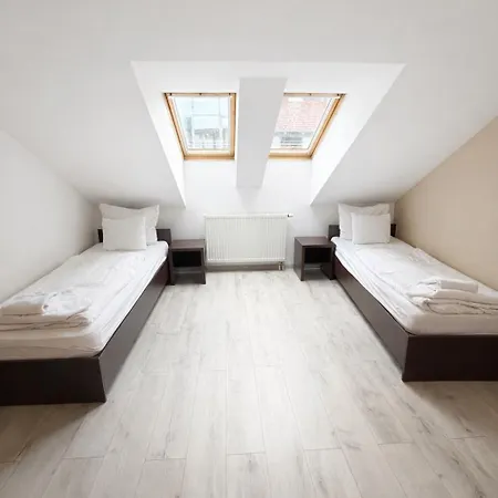 アパートホテル Prater